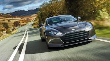 Aston Martin Vantage V600 v Aston Martin Vantage GT8