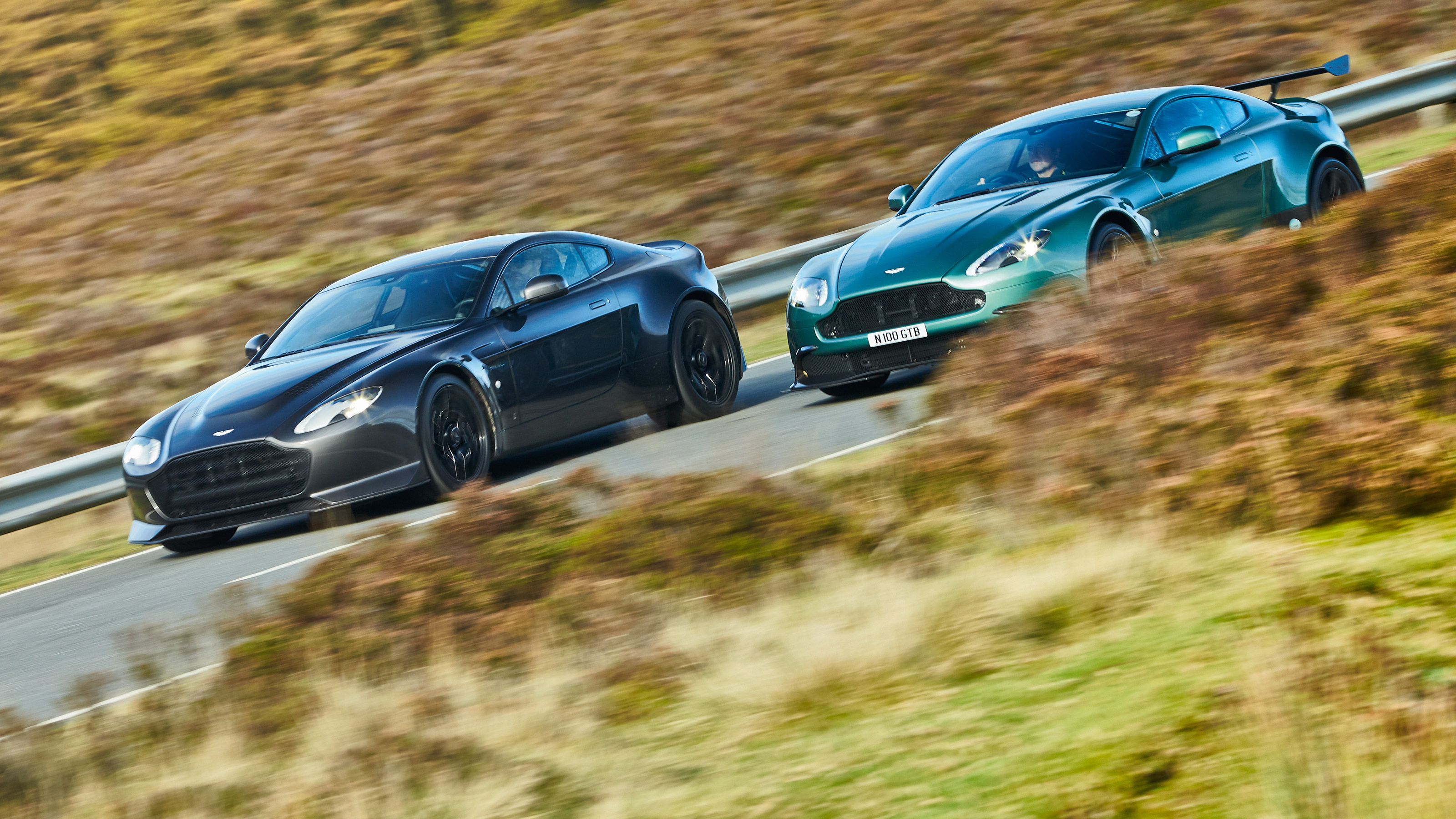 Aston Martin Vantage V600 v Aston Martin Vantage GT8 