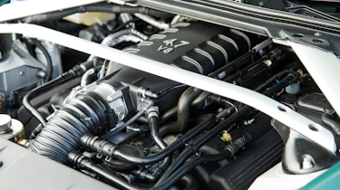 Aston Martin Vantage V600 v Aston Martin Vantage GT8