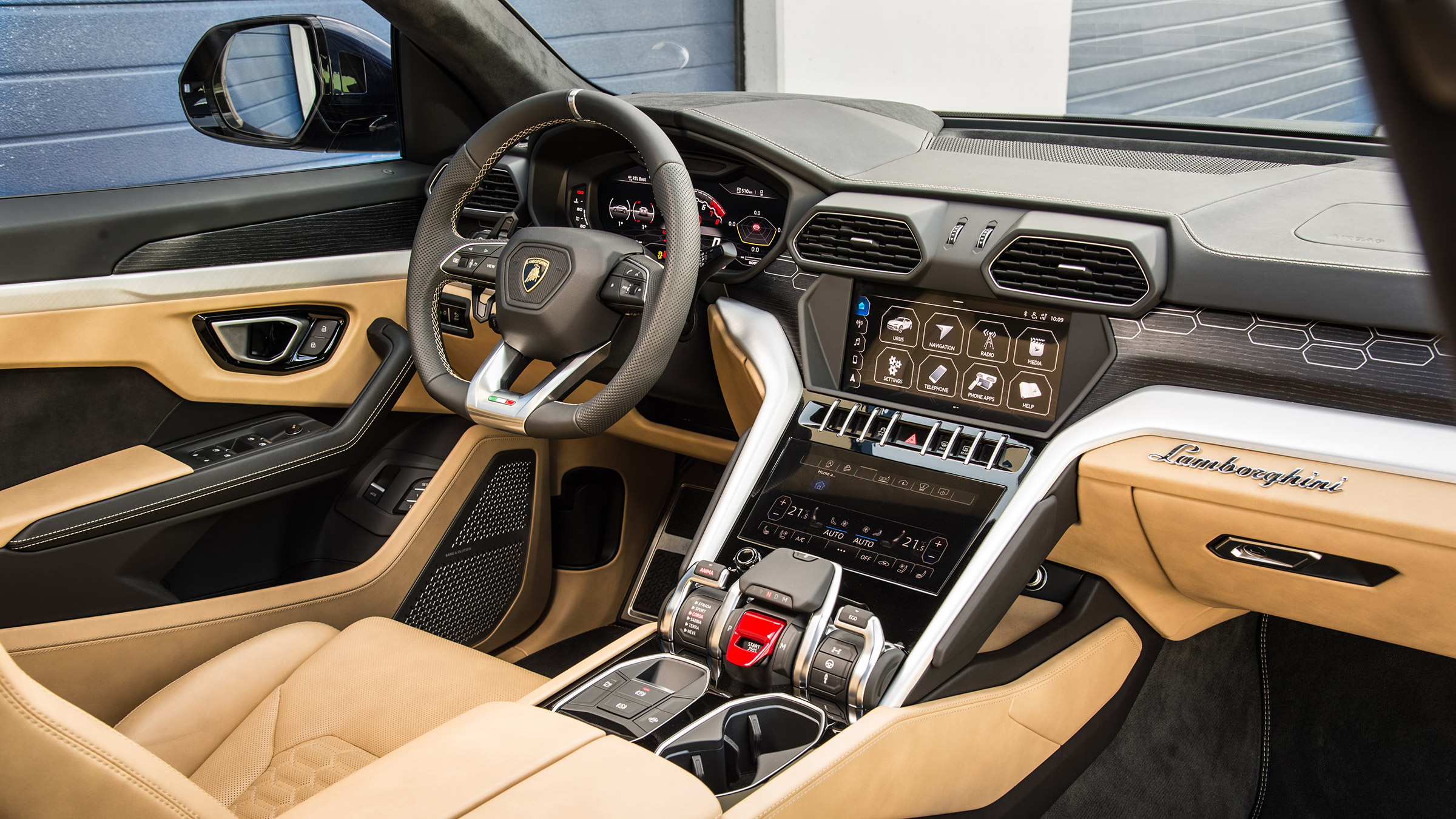 Lamborghini Urus – dash