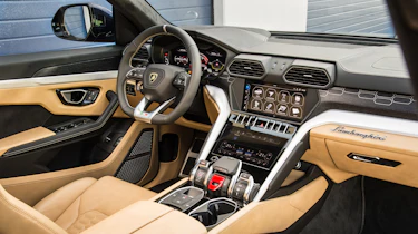 Lamborghini Urus – dash