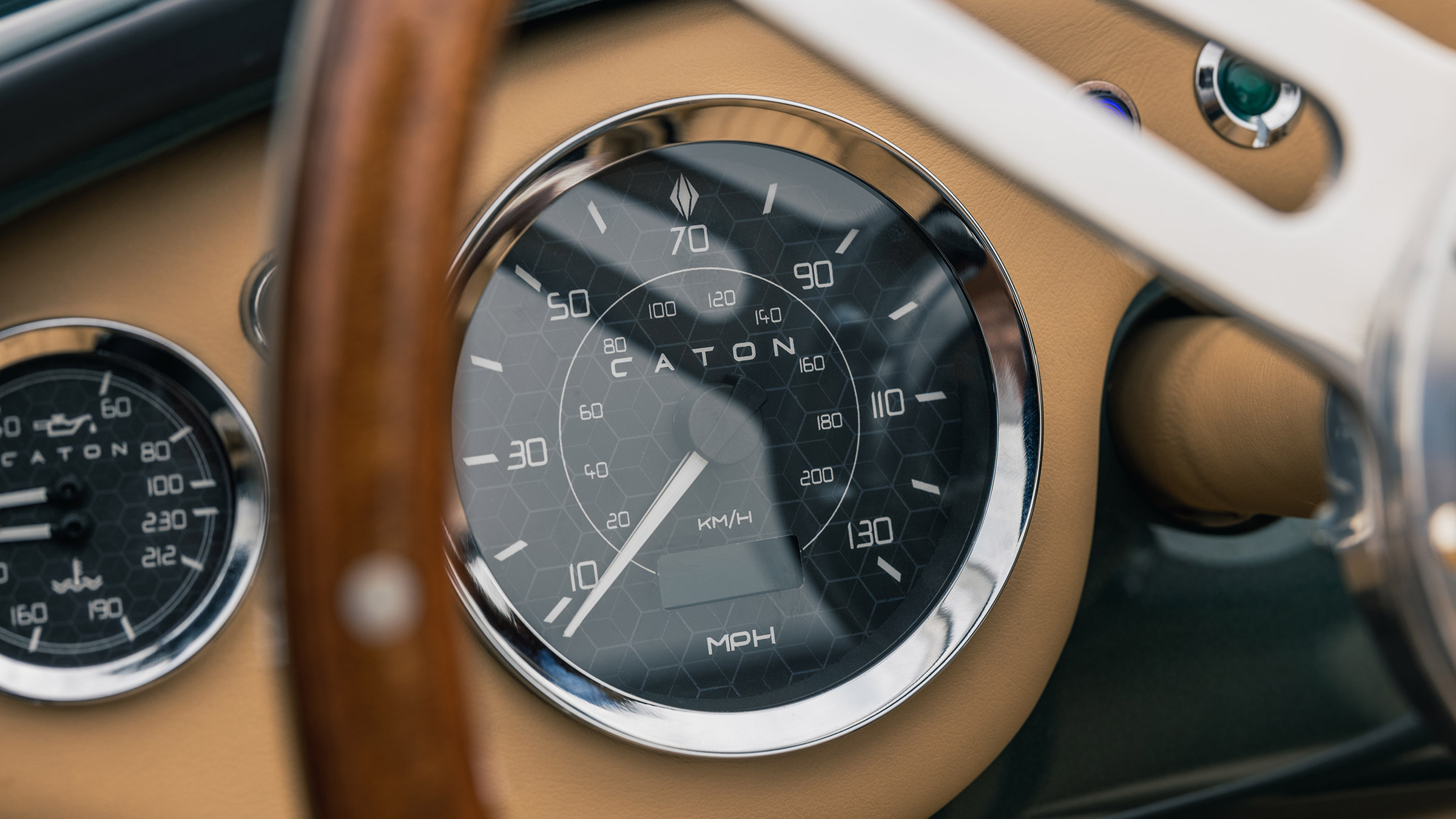 Healey by Caton – dial