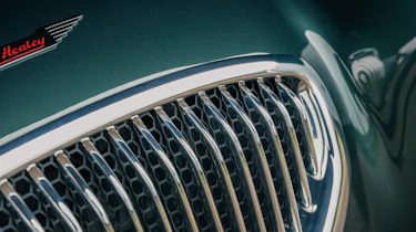 Healey by Caton – grille