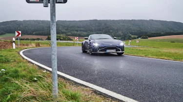 Aston Martin Vantage – AMR front
