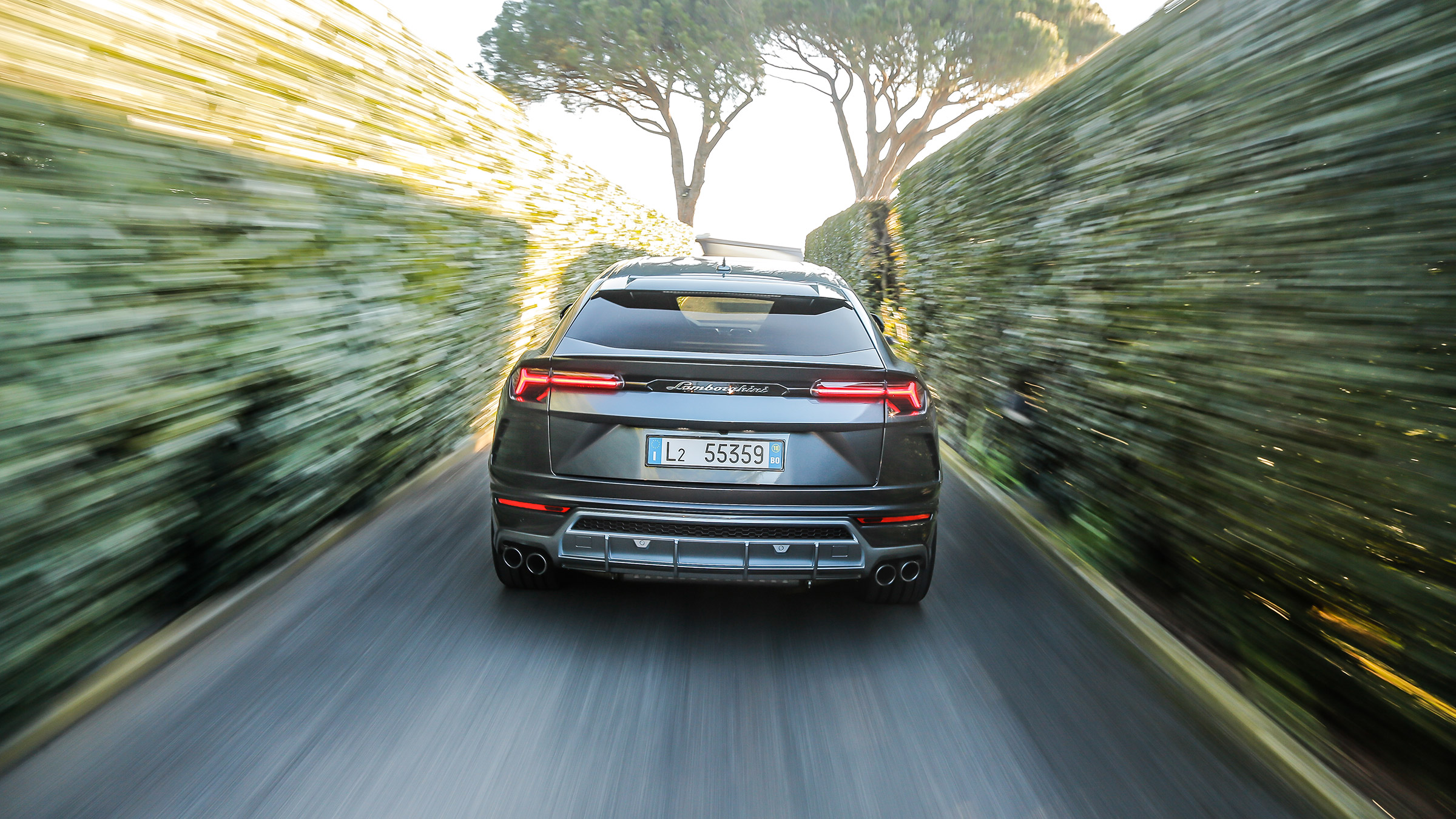 Lamborghini Urus – rear