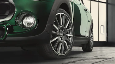 BMW green wheels – Mini