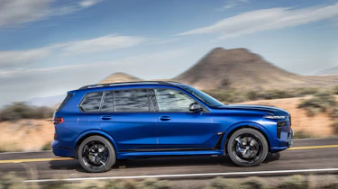 BMW X7 M60i – side