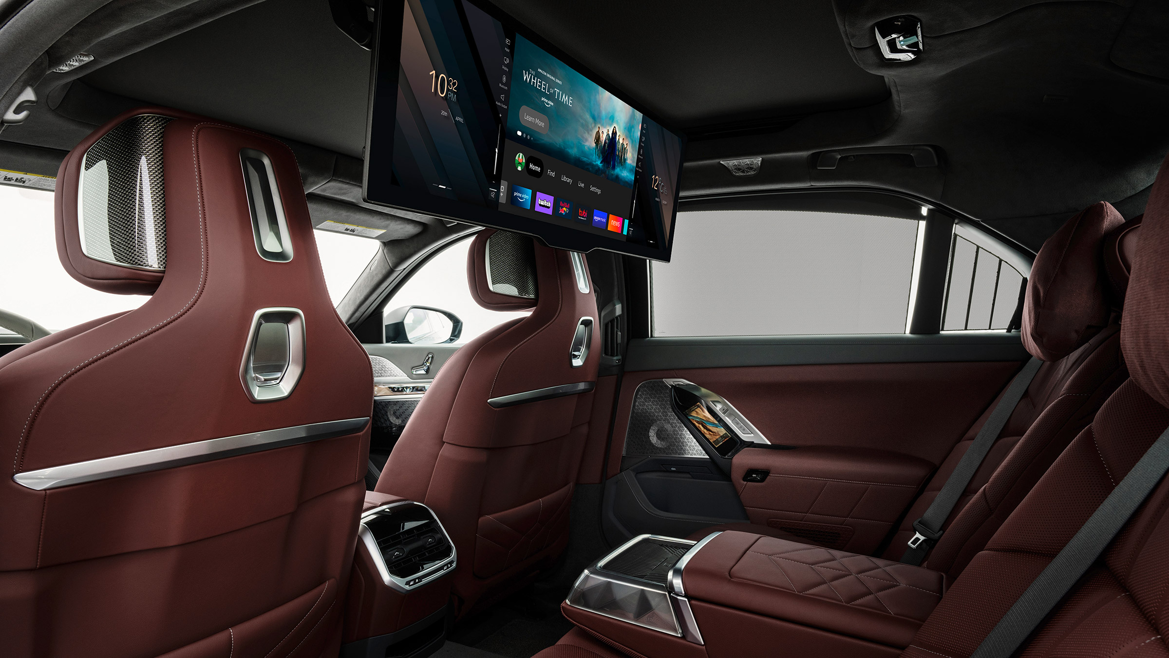 BMW M760e – rear interior 