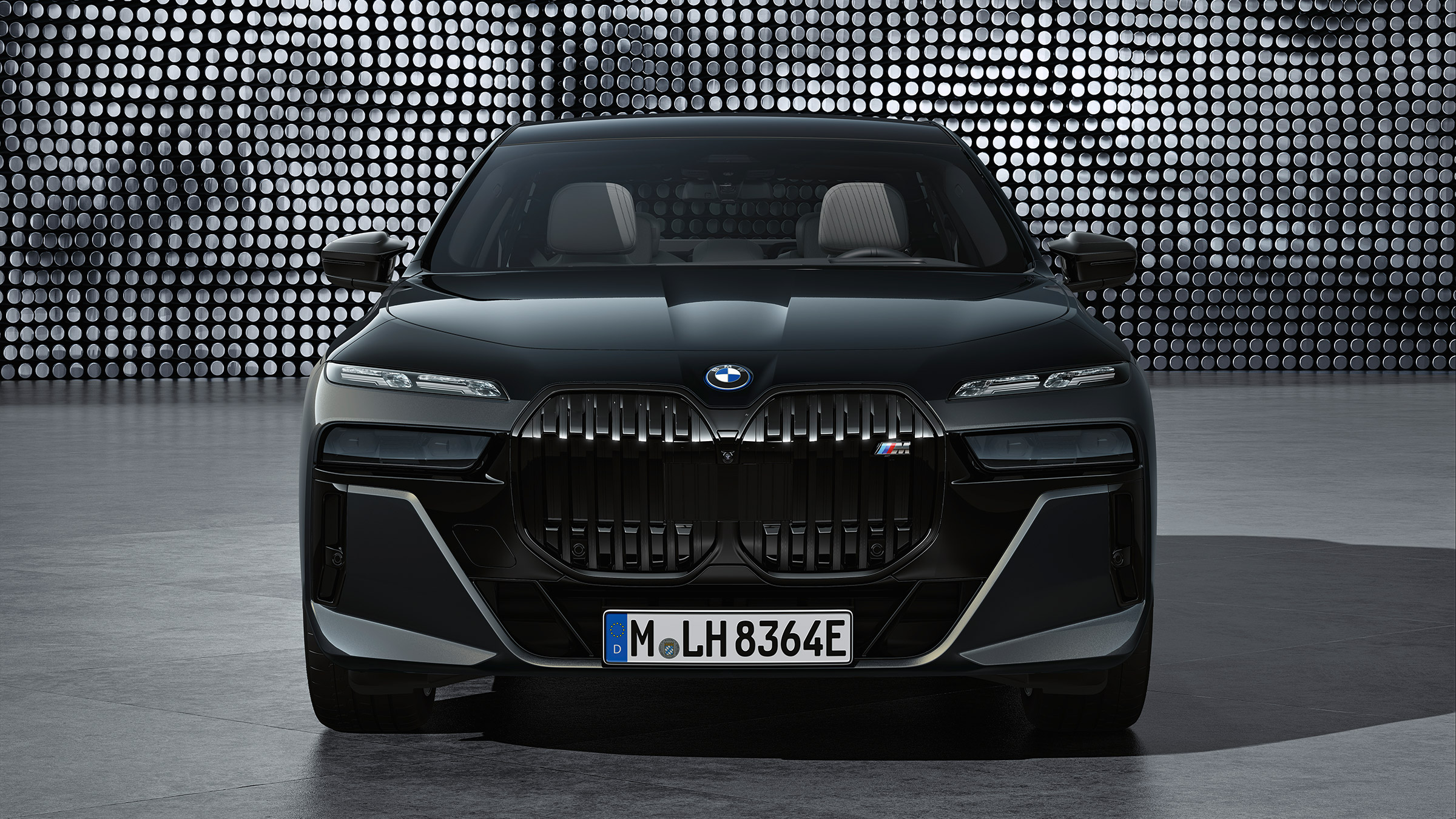 BMW M760e – nose