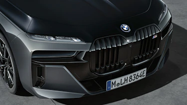 BMW M760e – headlights