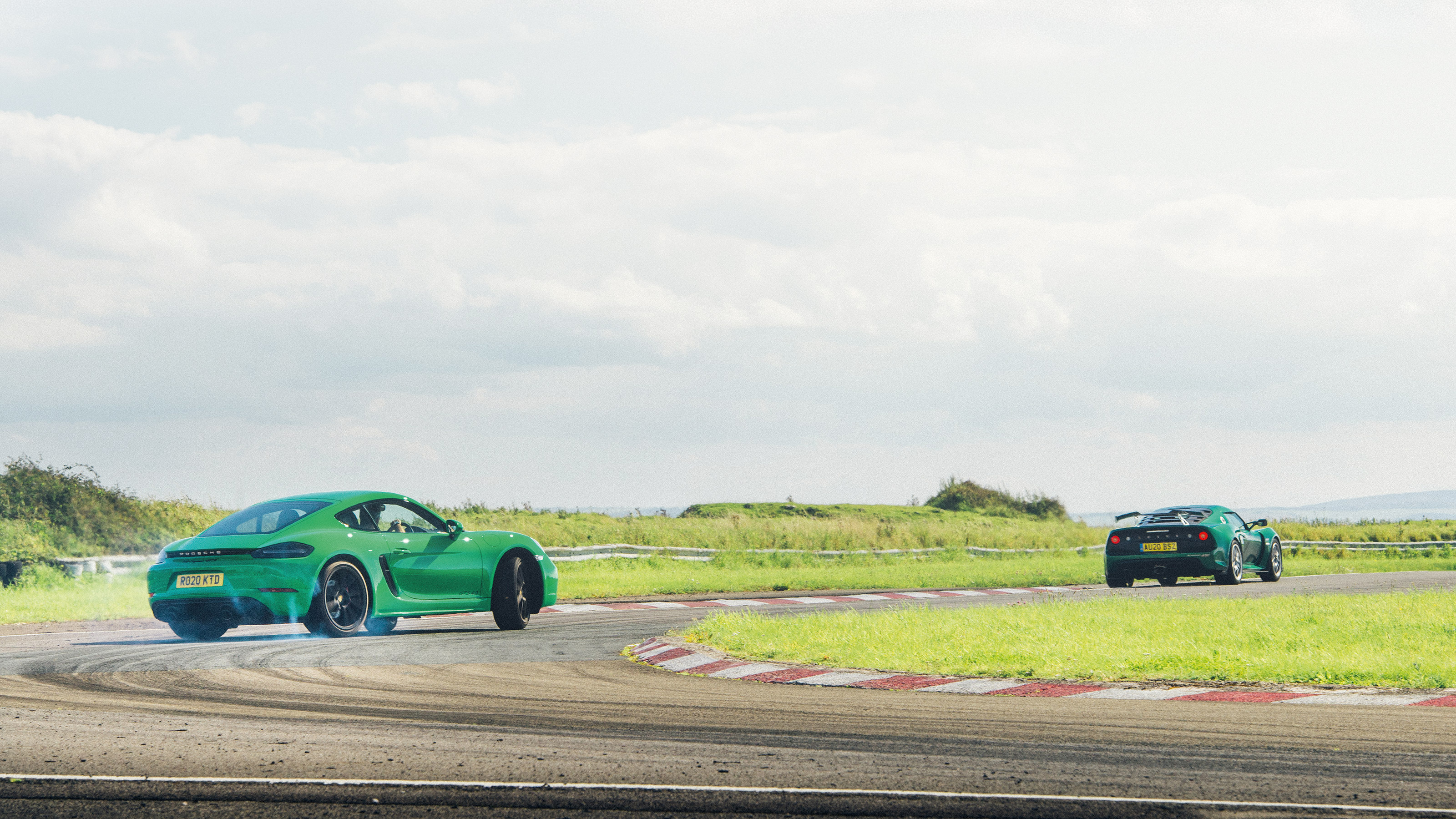 Porsche Cayman GTS 4.0 v Life110 Alpine A110 v Lotus Exige Sport 410