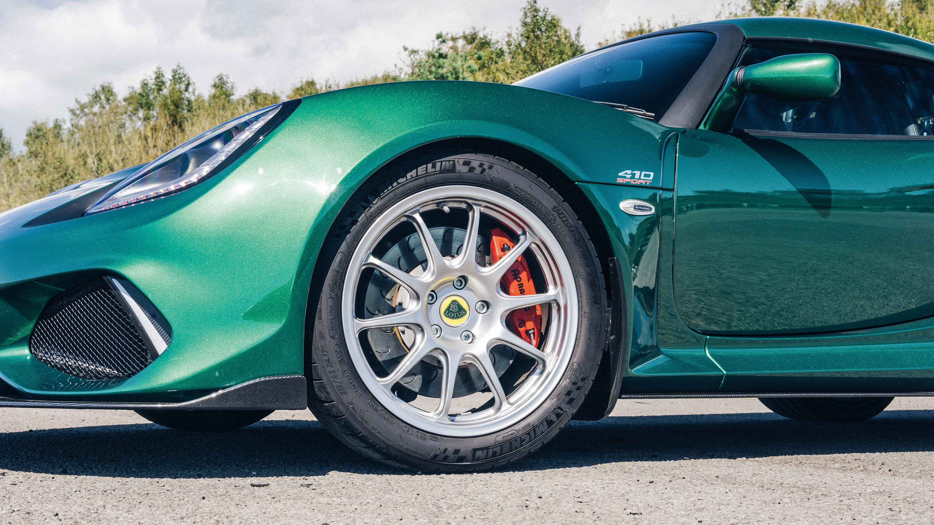 Porsche Cayman GTS 4.0 v Life110 Alpine A110 v Lotus Exige Sport 410