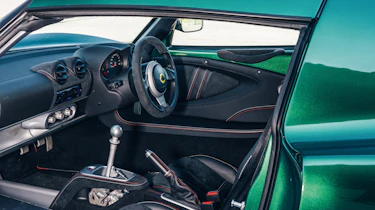 Porsche Cayman GTS 4.0 v Life110 Alpine A110 v Lotus Exige Sport 410