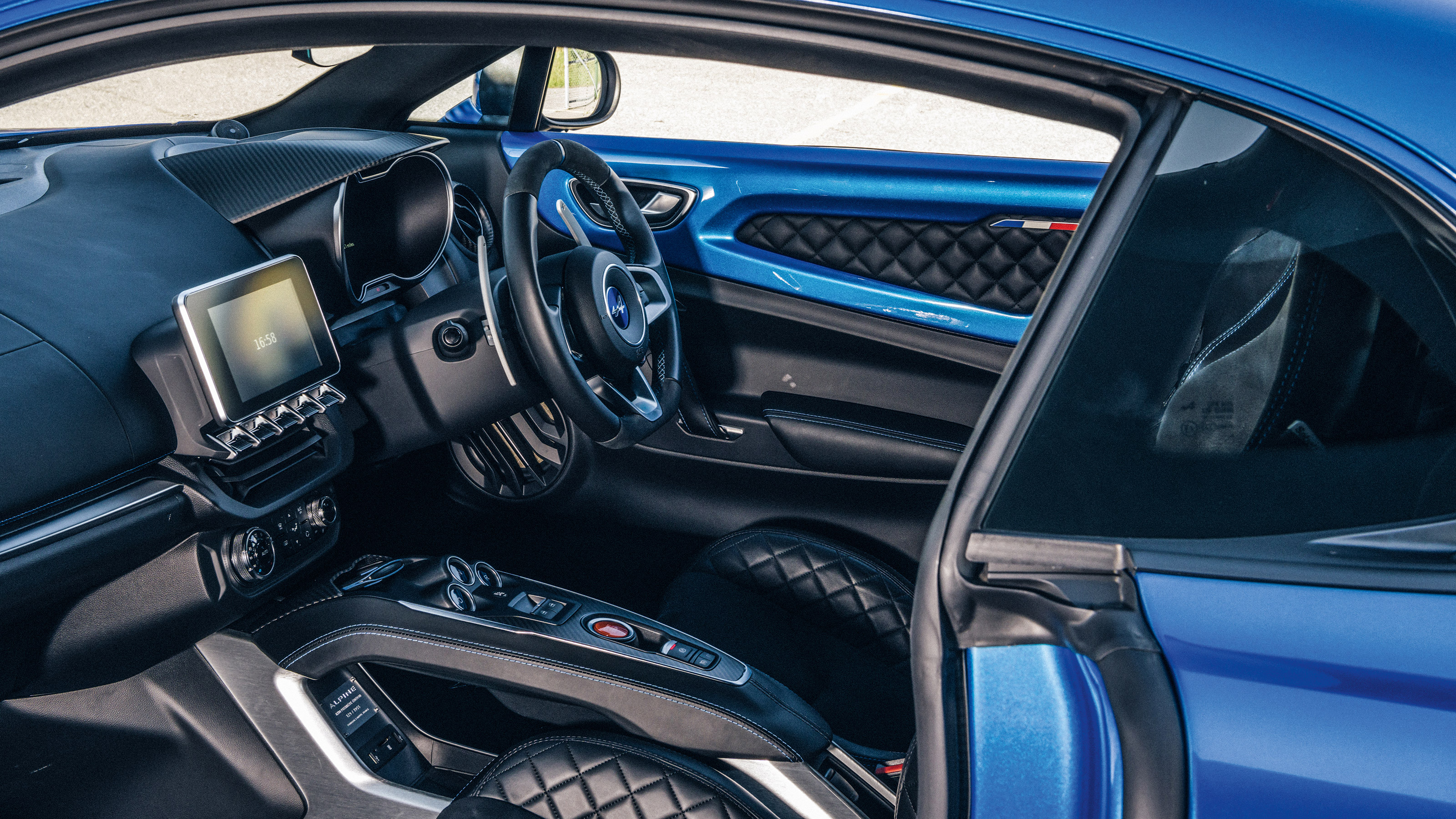 Porsche Cayman GTS 4.0 v Life110 Alpine A110 v Lotus Exige Sport 410