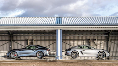 Toyota Supra 2.0 v Porsche 718 Cayman
