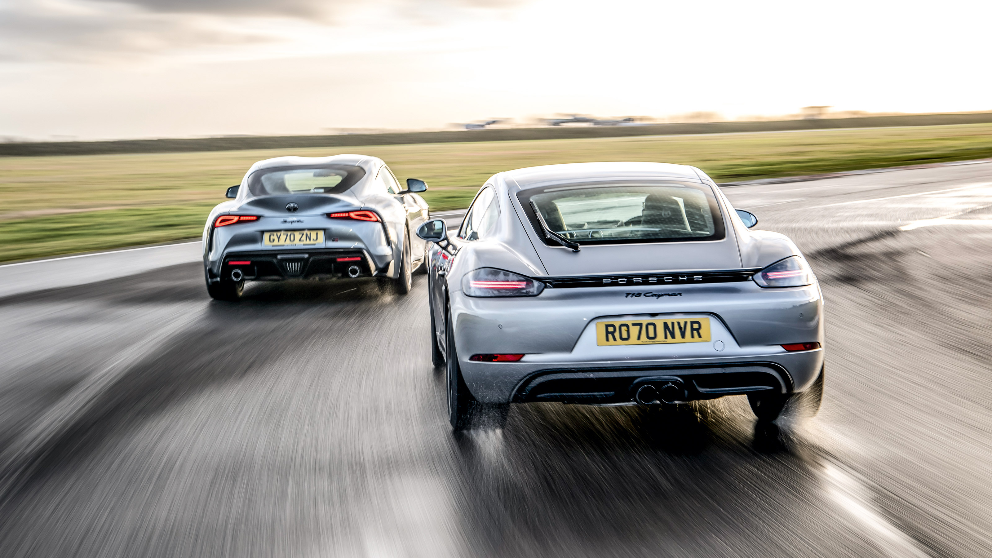Toyota Supra 2.0 v Porsche 718 Cayman