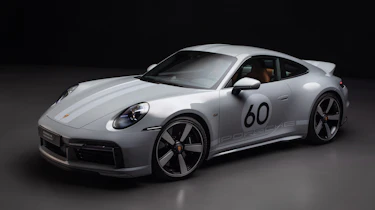Porsche 911 Sport Classic – studio front quarter3