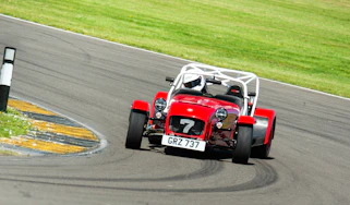 Caterham 420 Cup – cornering