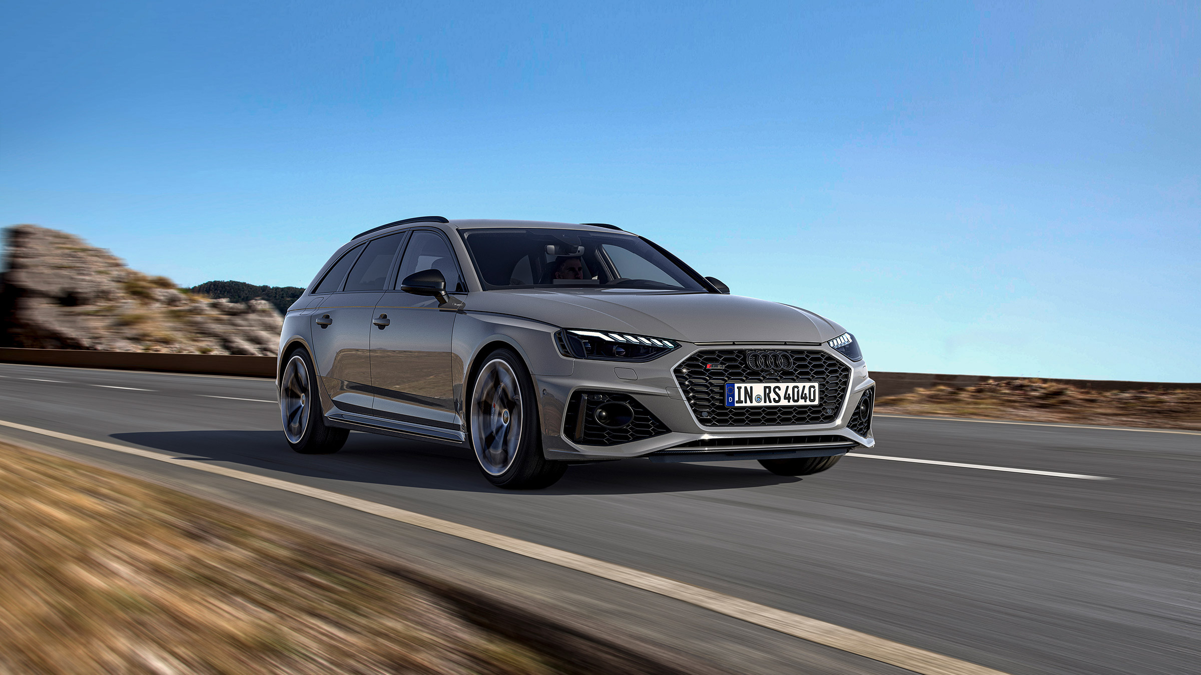 Audi RS4 Avant – front quarter