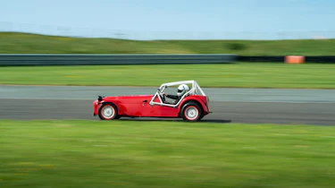 Caterham 420 Cup – pan