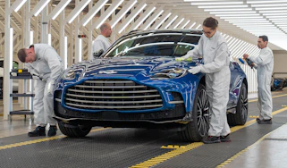Aston Martin DBX707