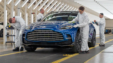 Aston Martin DBX707