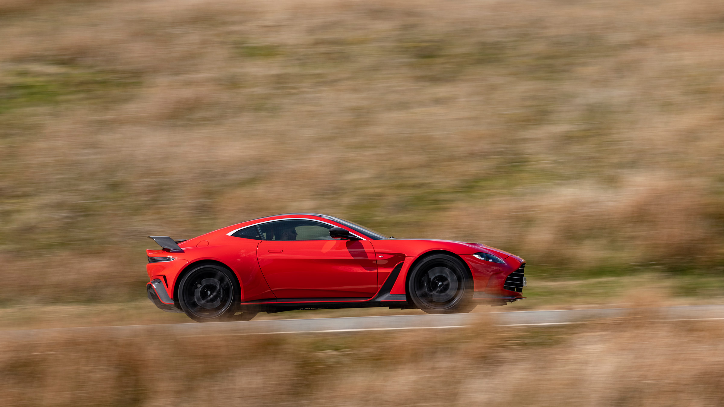 Aston Martin V12 Vantage review – pan