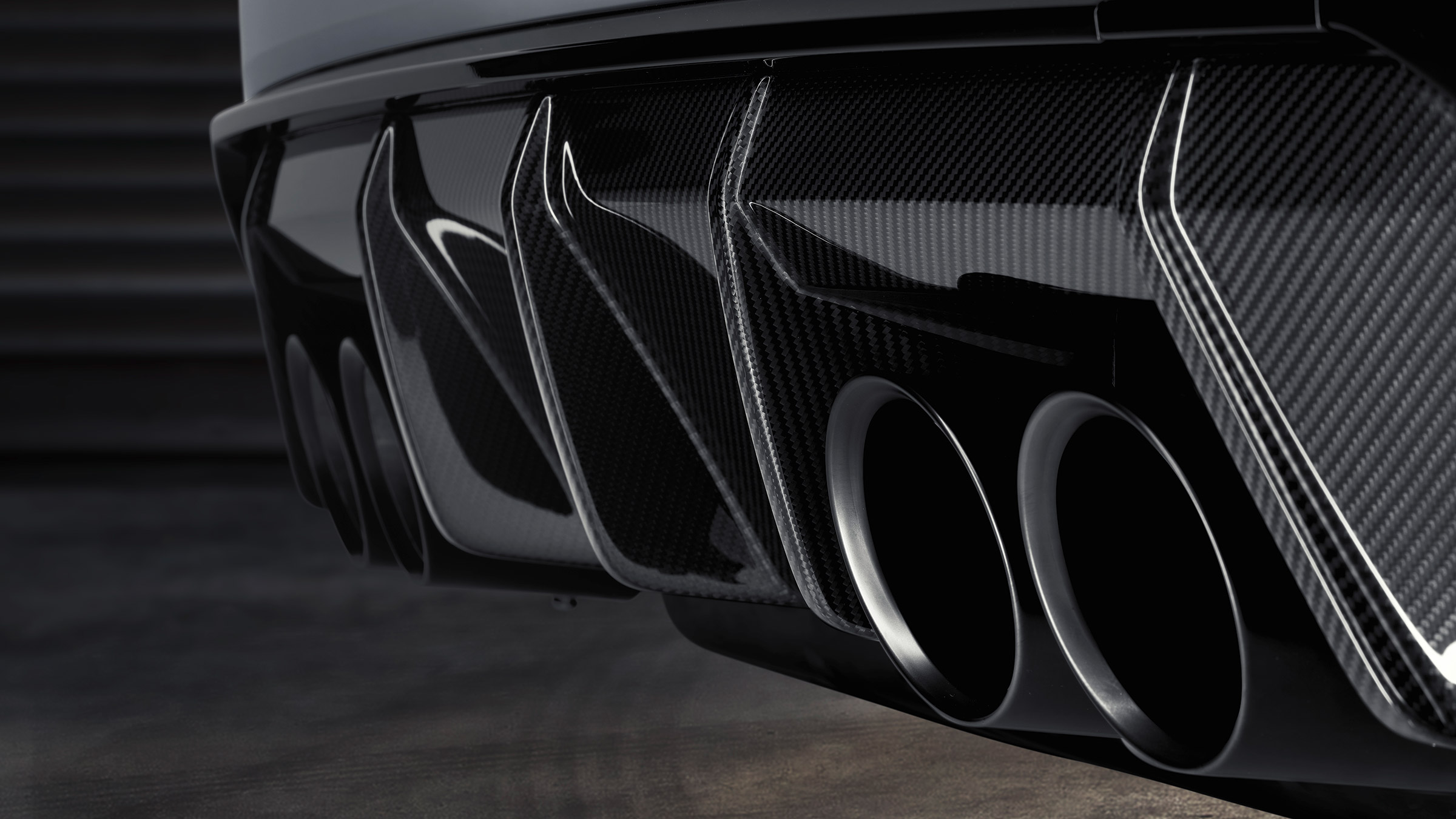 BMW M4 CSL – exhaust
