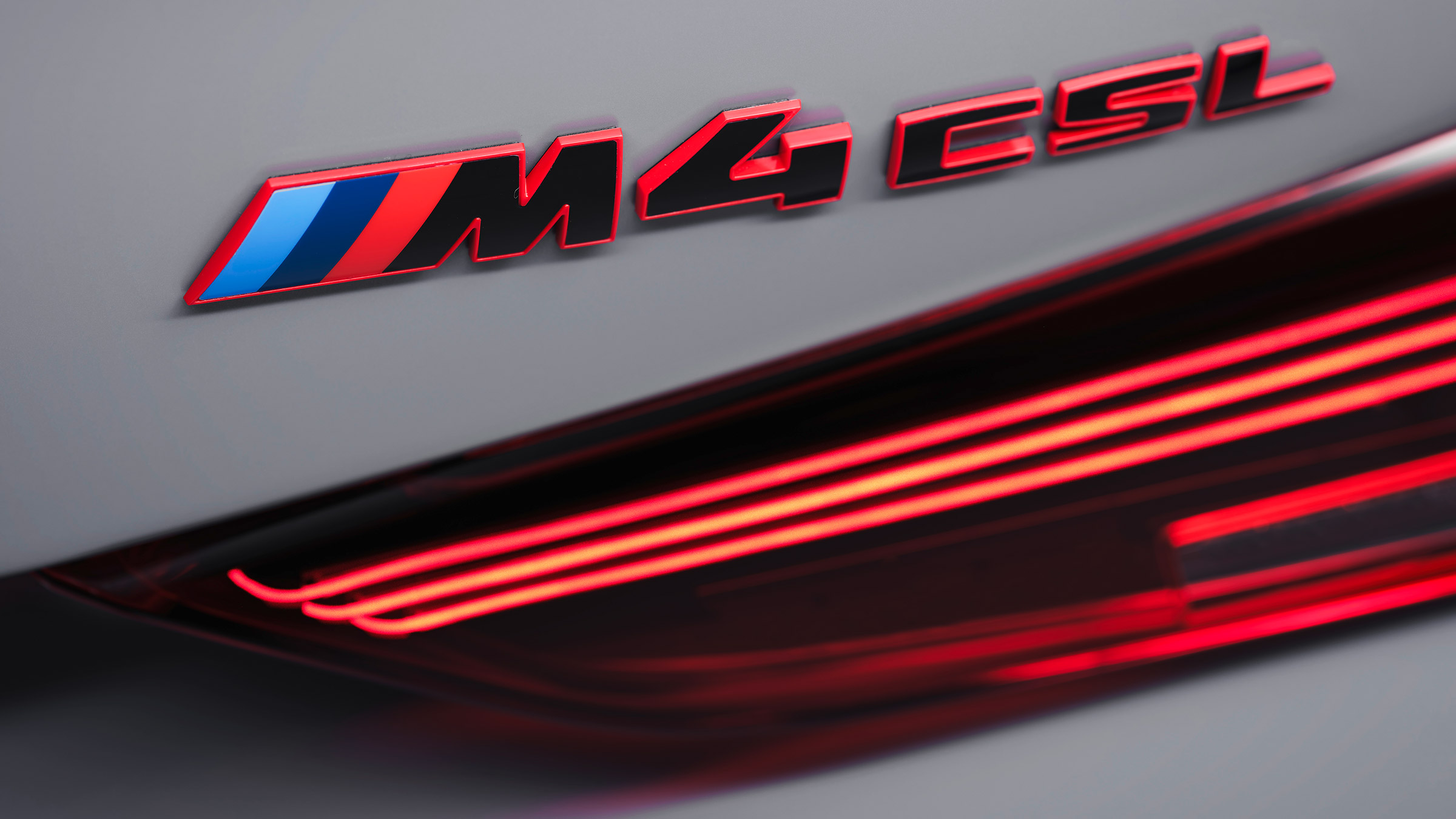 BMW M4 CSL – rear badge