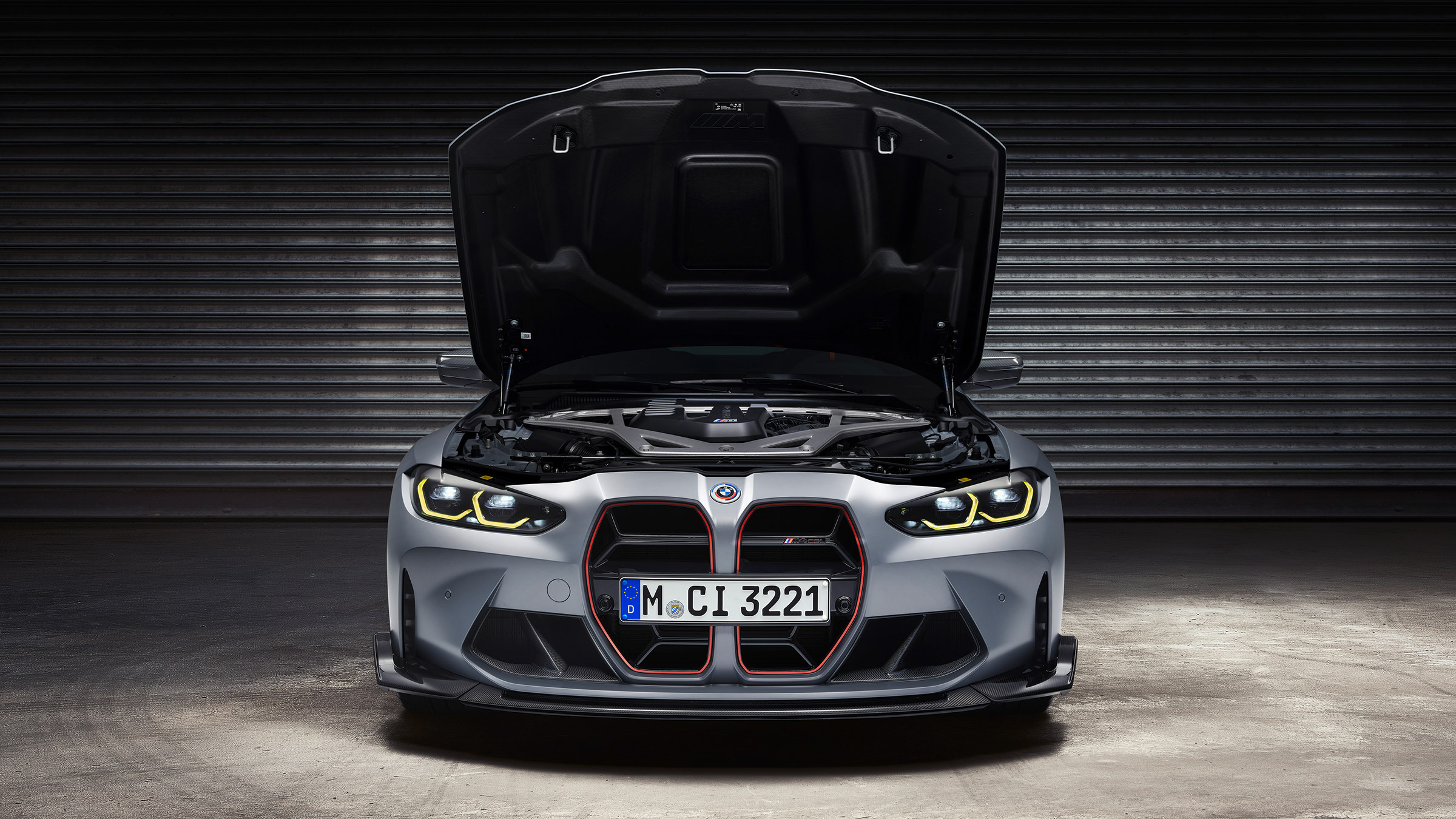 BMW M4 CSL – bonnet