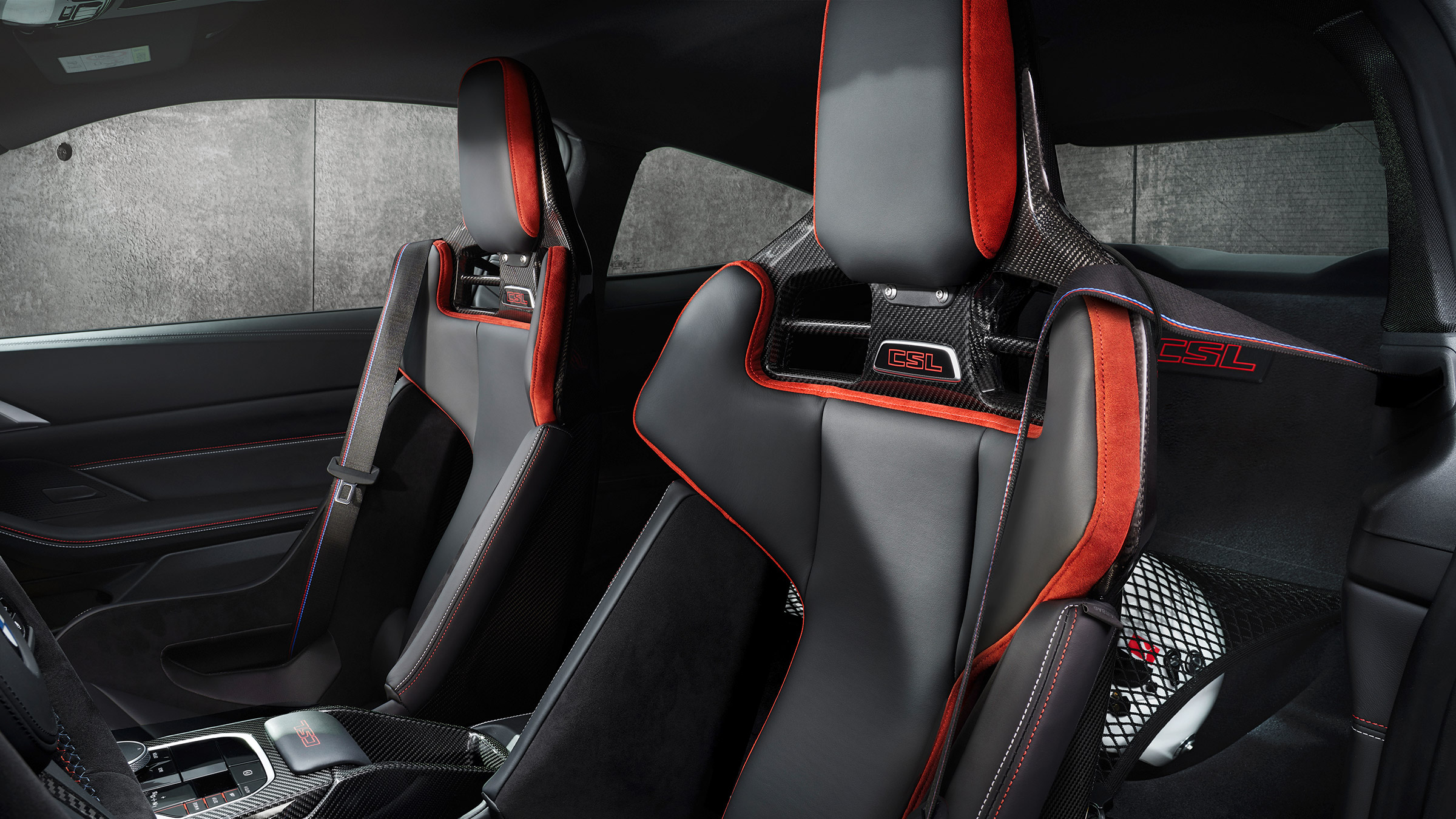 BMW M4 CSL – seatback