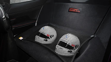 BMW M4 CSL – helmets