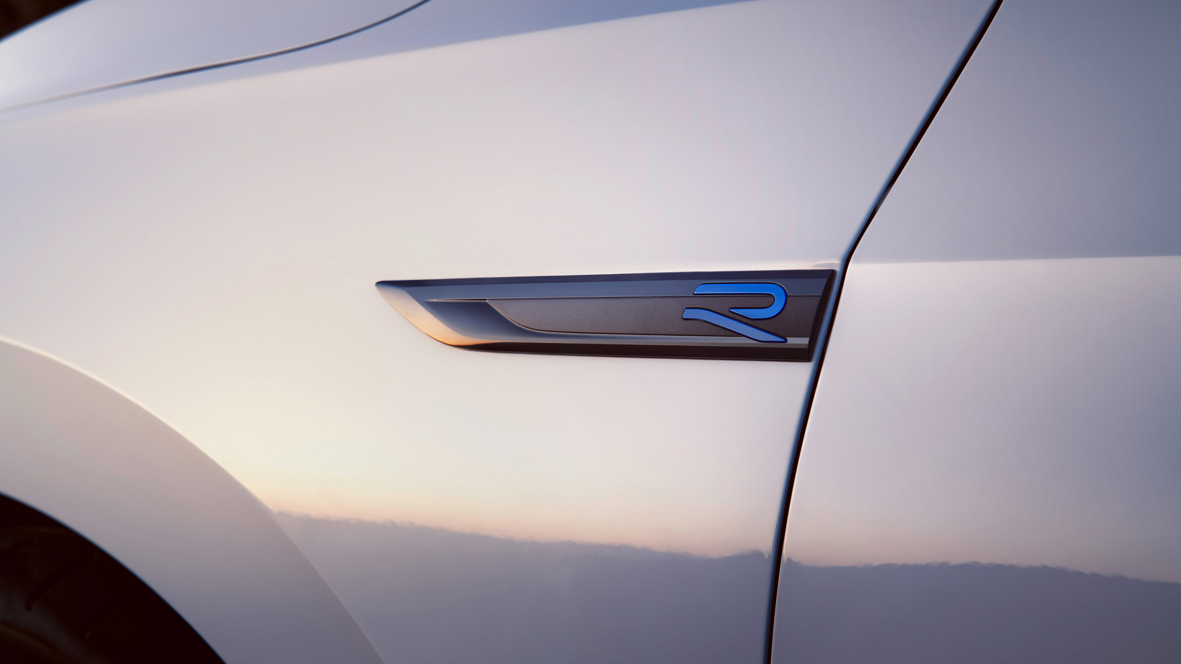 Volkswagen Golf R 20 Years – wing