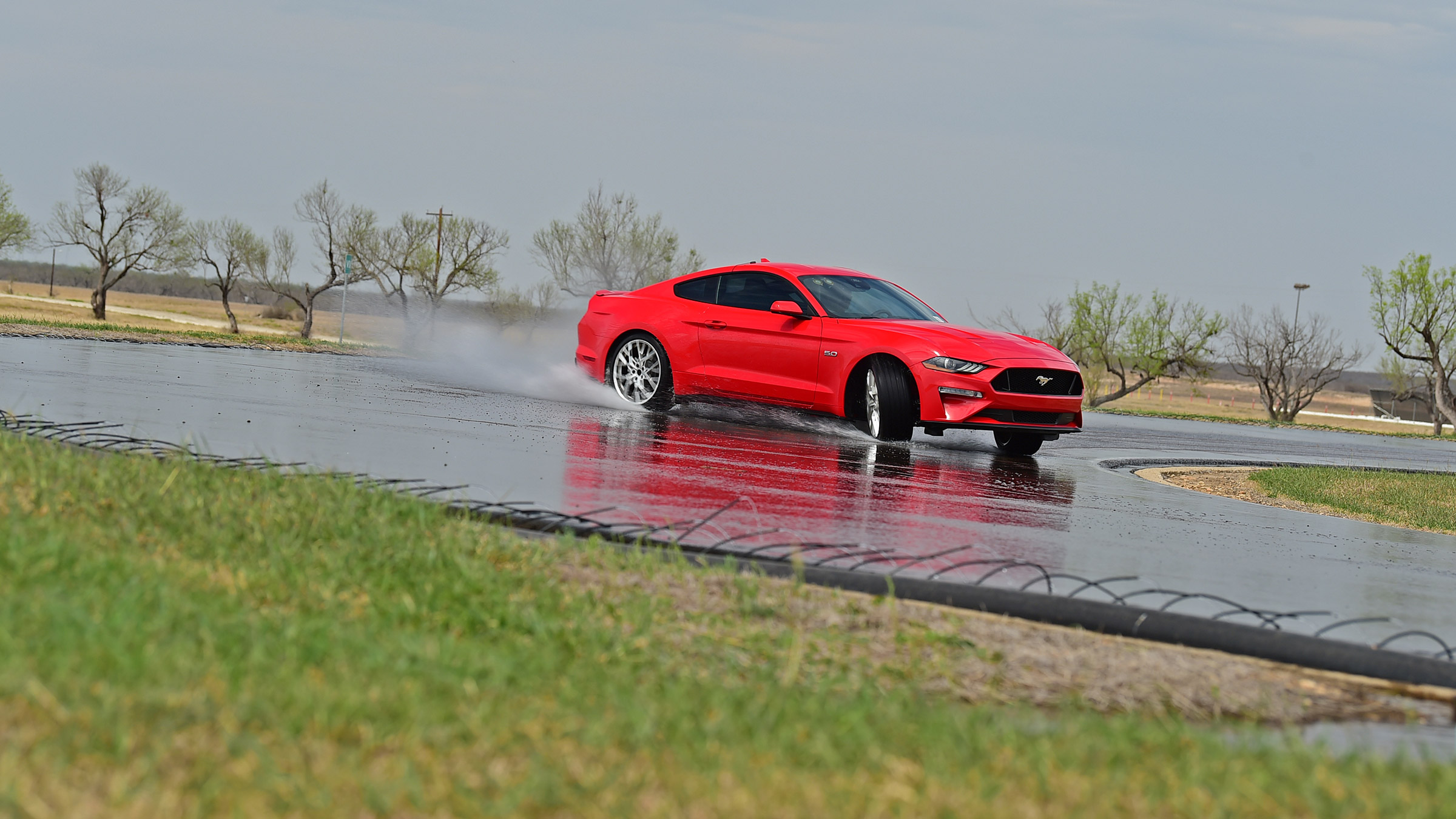 UHP tyre test Conti7 – slide
