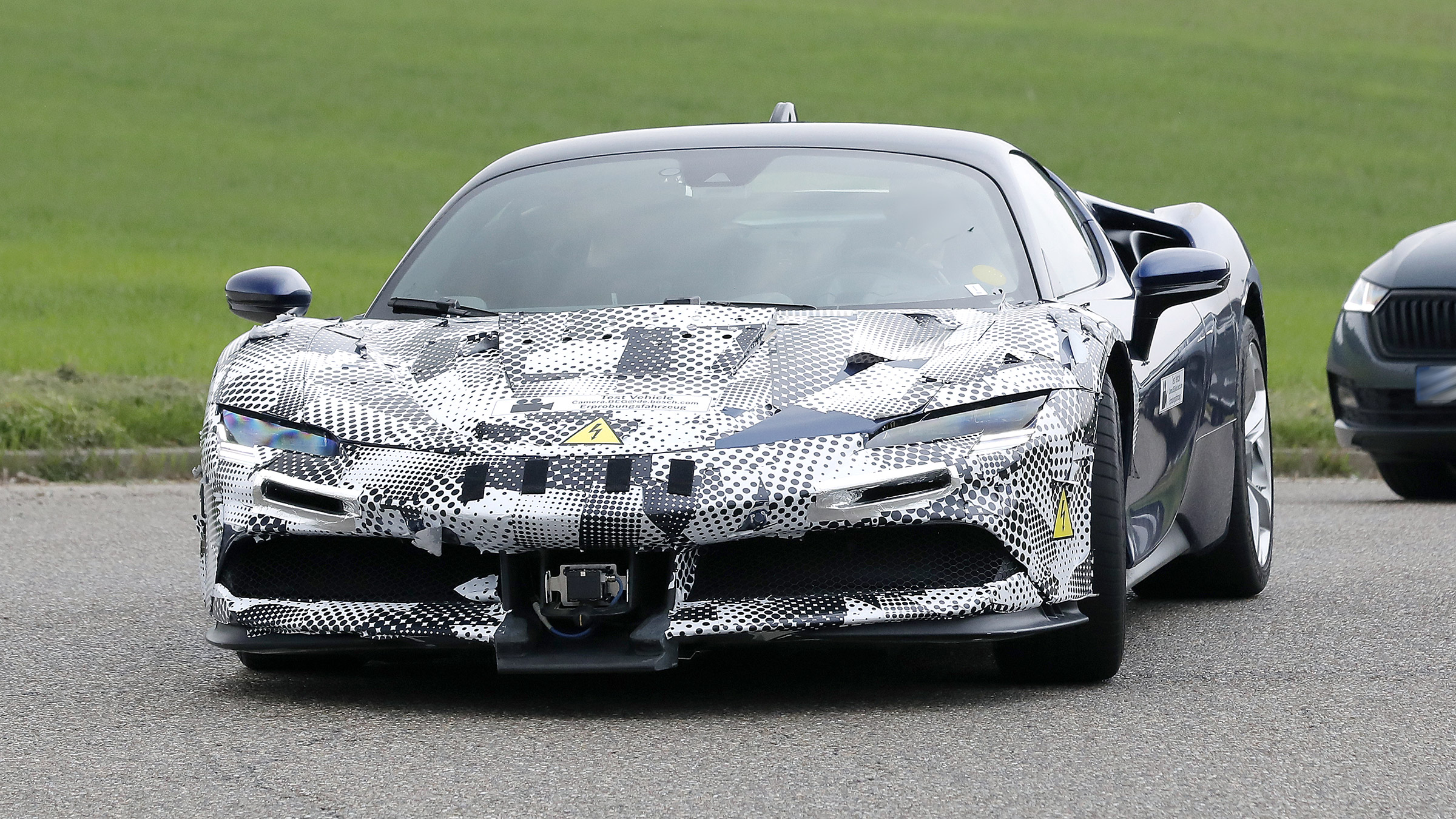Ferrari SF90 German test car – front