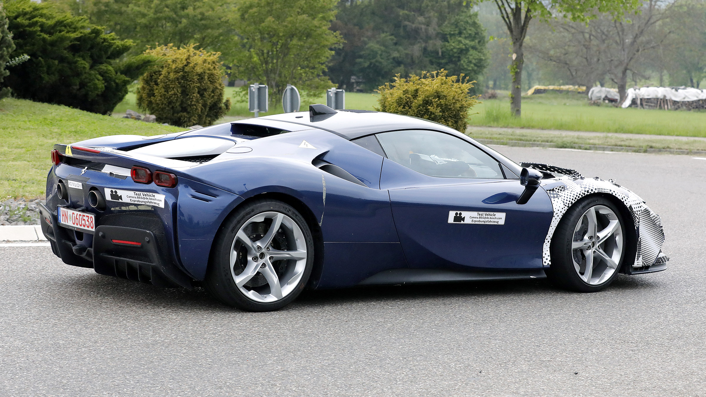 Ferrari SF90 German test car – rear quarter