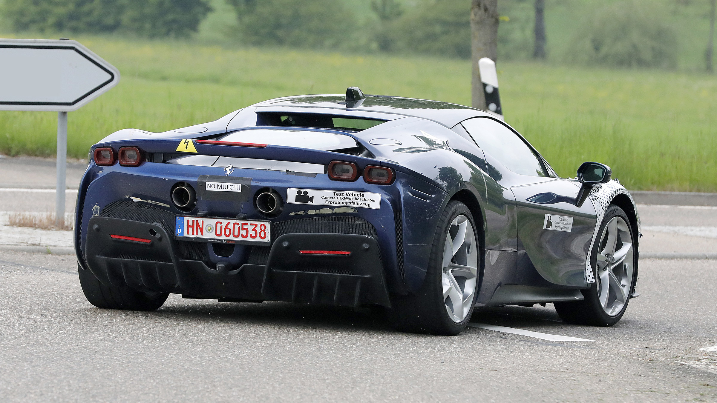 Ferrari SF90 German test car – rear
