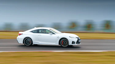 Ford Mustang Mach 1 v Lexus RC F