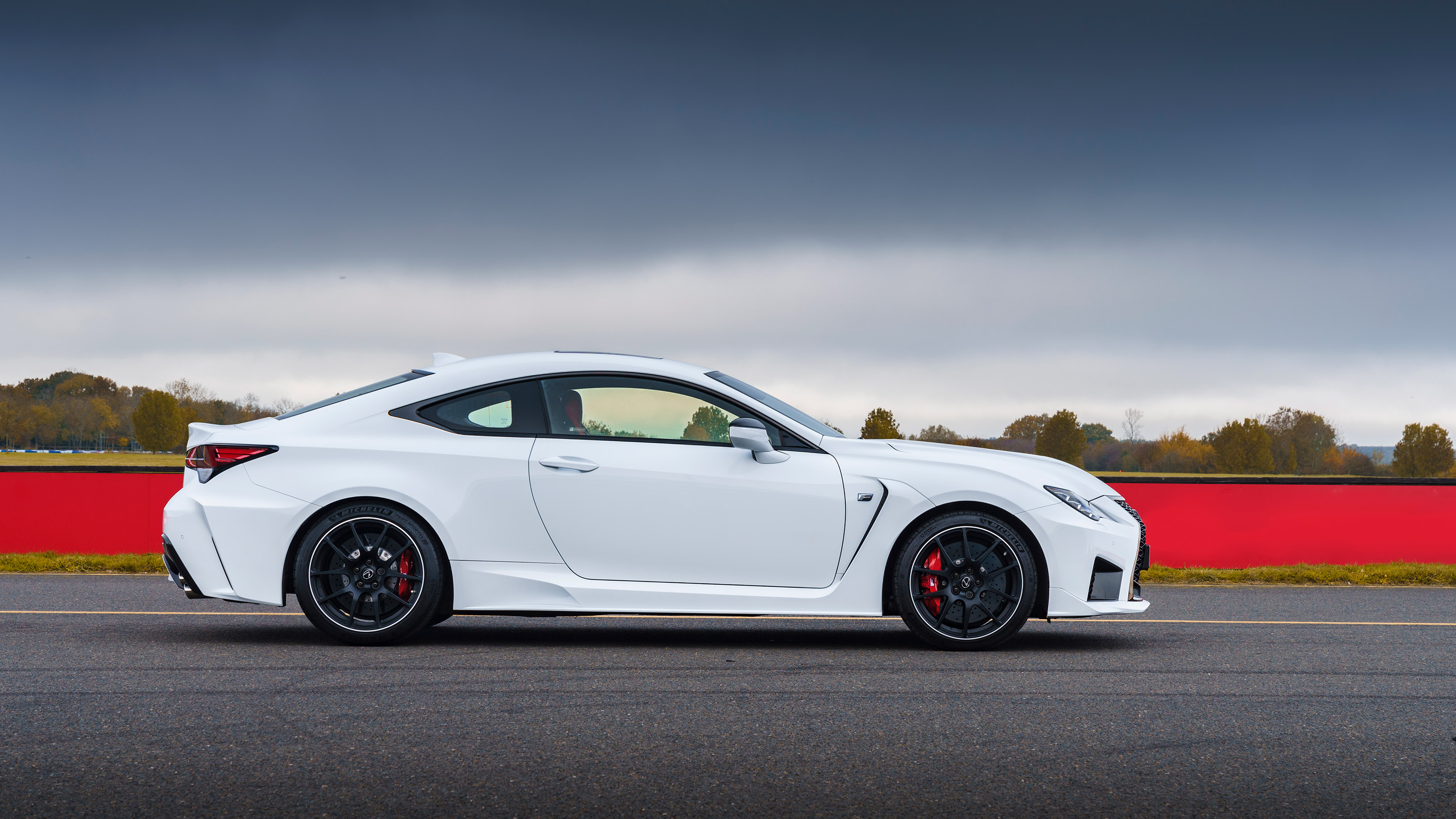 Ford Mustang Mach 1 v Lexus RC F