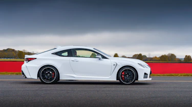 Ford Mustang Mach 1 v Lexus RC F