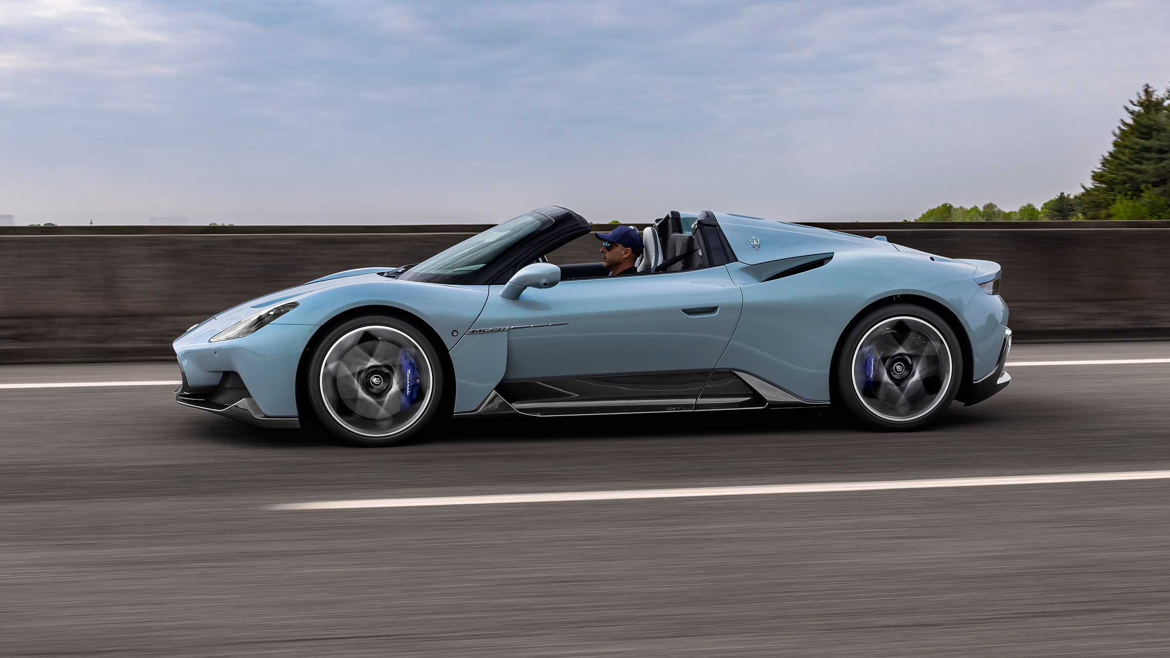 Maserati MC20 Cielo – side