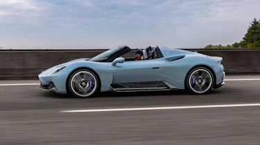 Maserati MC20 Cielo – side
