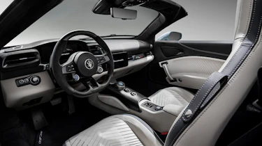 Maserati MC20 Cielo – cabin