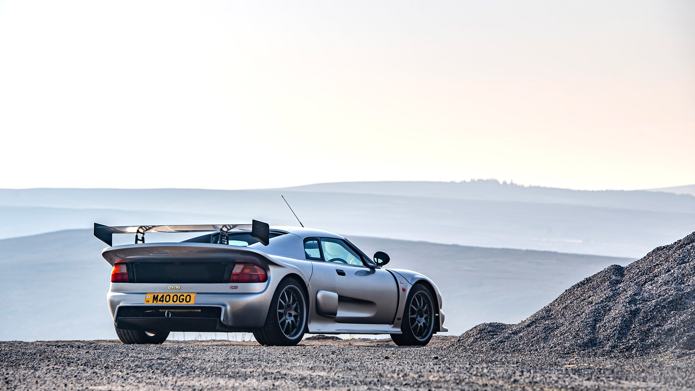 Noble M400 icon – rear