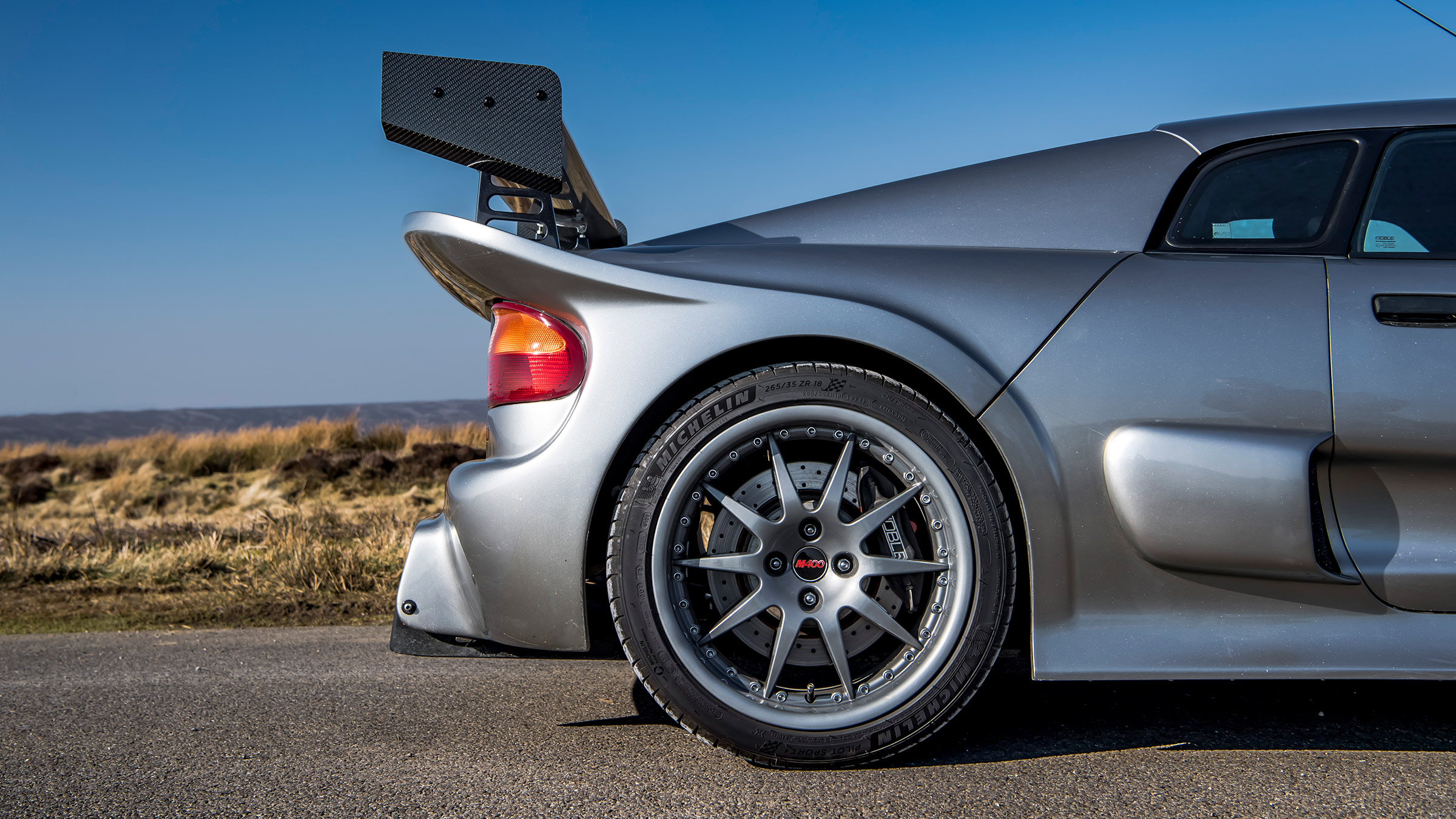Noble M400 icon – rear axle