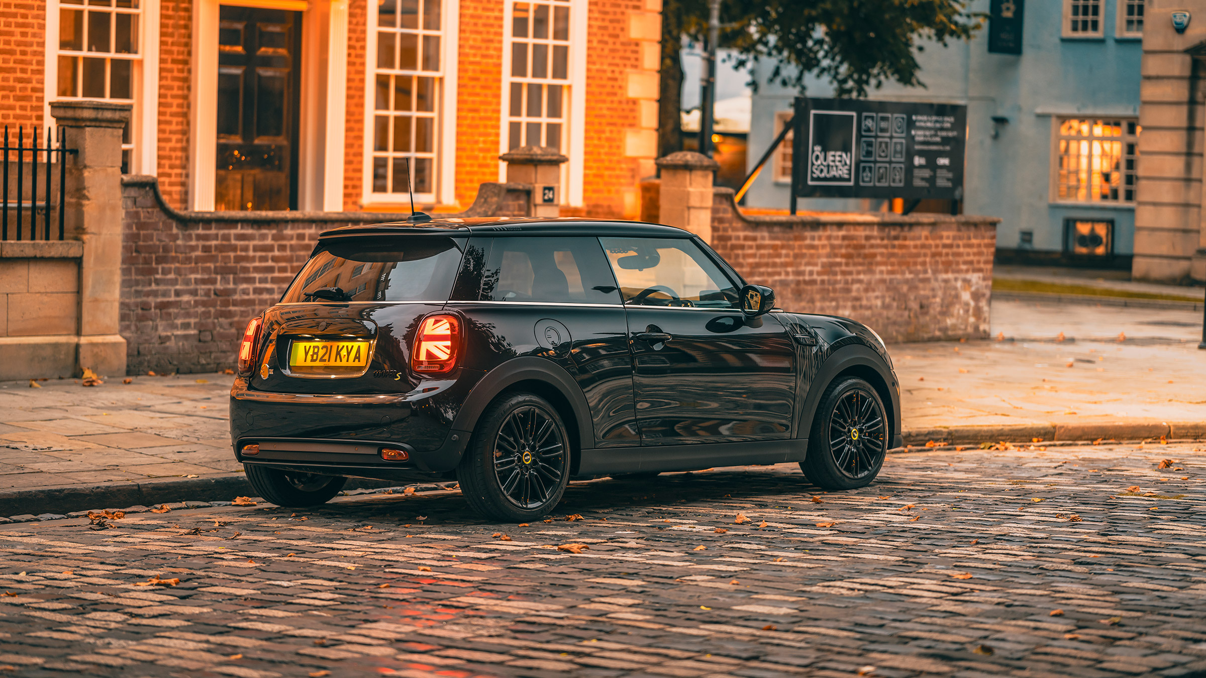 Mini – rear quarter tracking