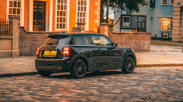 Mini – rear quarter tracking