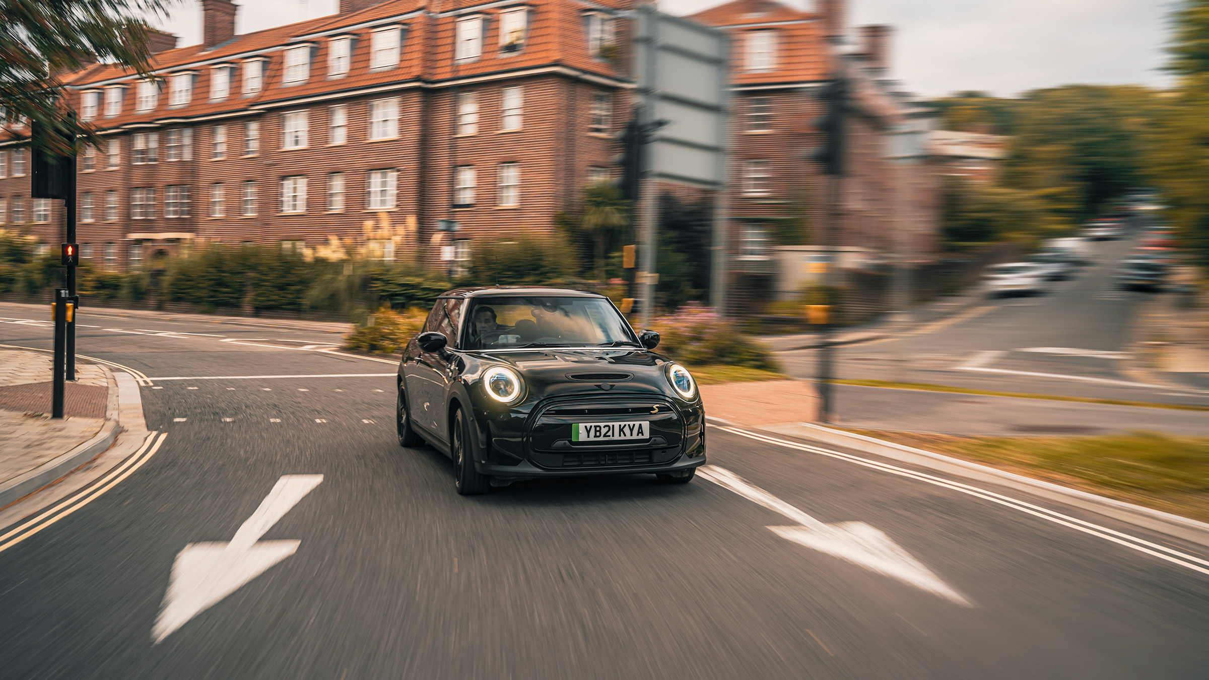 Mini – black tracking