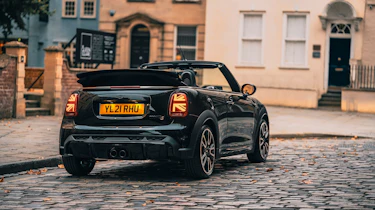 Mini – black cabrio