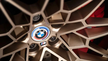 BMW M4 50 Jahre – gold wheel